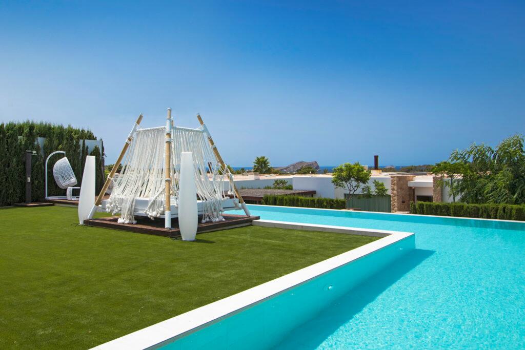 Villa Cala Conta, Ibiza | PROPIEDAD VENDIDA