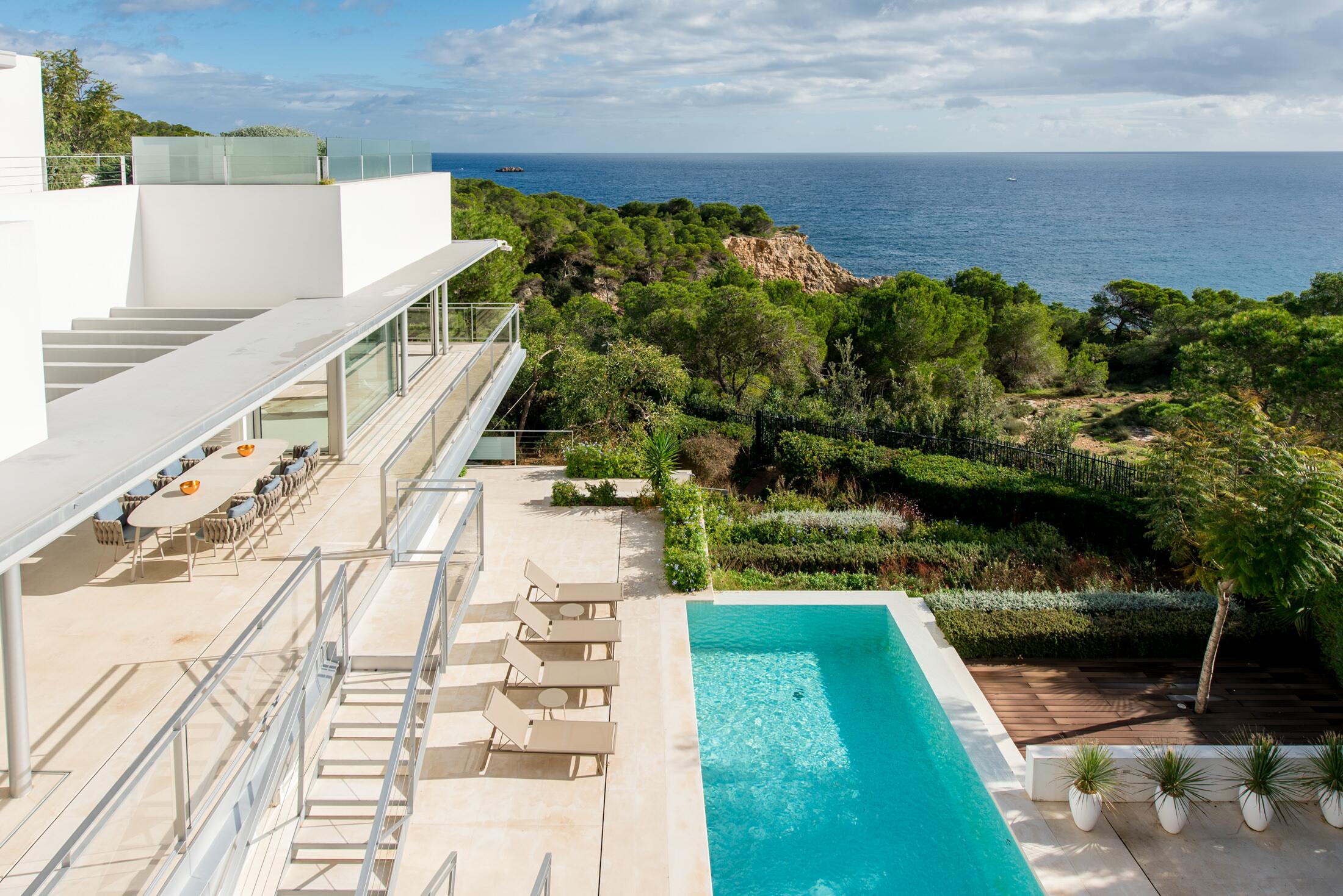 Evaluación profesional de propiedades en Ibiza antes de vender