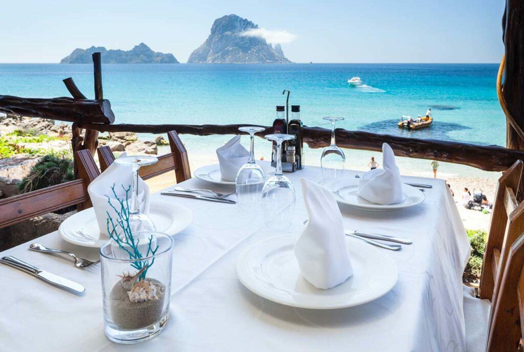 Auténticos Restaurantes de Ibiza: El Carmen - Cala d'Hort, Ibiza