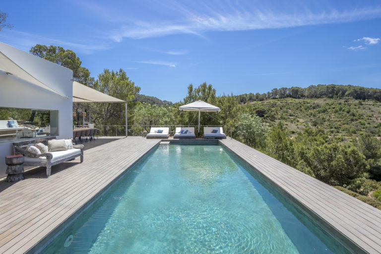 ¿Es 2025 un buen momento para comprar una propiedad en Ibiza?