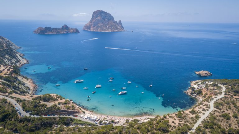 Casas y villas exclusivas en venta cerca de las playas más populares del sur de Ibiza